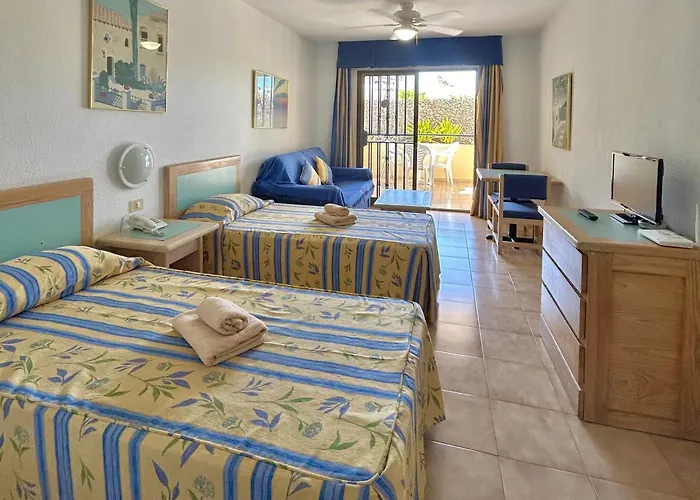 In Castle Harbour, Cristianos C003 * 로스크리스티아노스